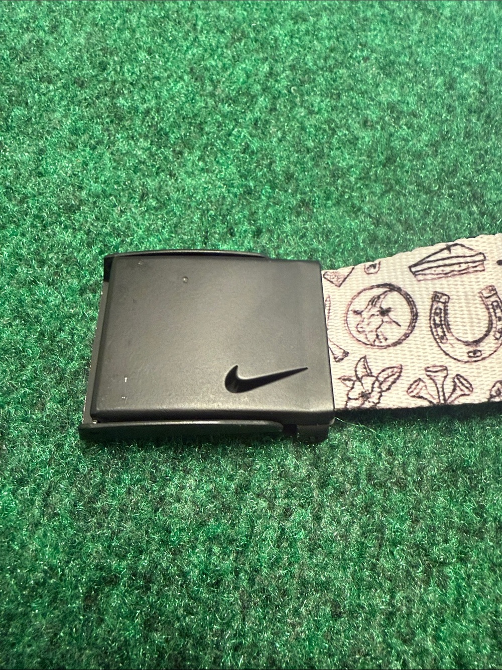 *RARE* Nike All Over Print “Lucky Themed” Adjustable Belt (48” End to End) - Picture 5 of 6
